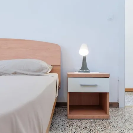 Budget! Free Parking 2 Comodo Apartment *