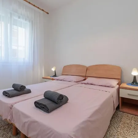 Budget! Free Parking 2 Comodo Apartment Lido di Jesolo